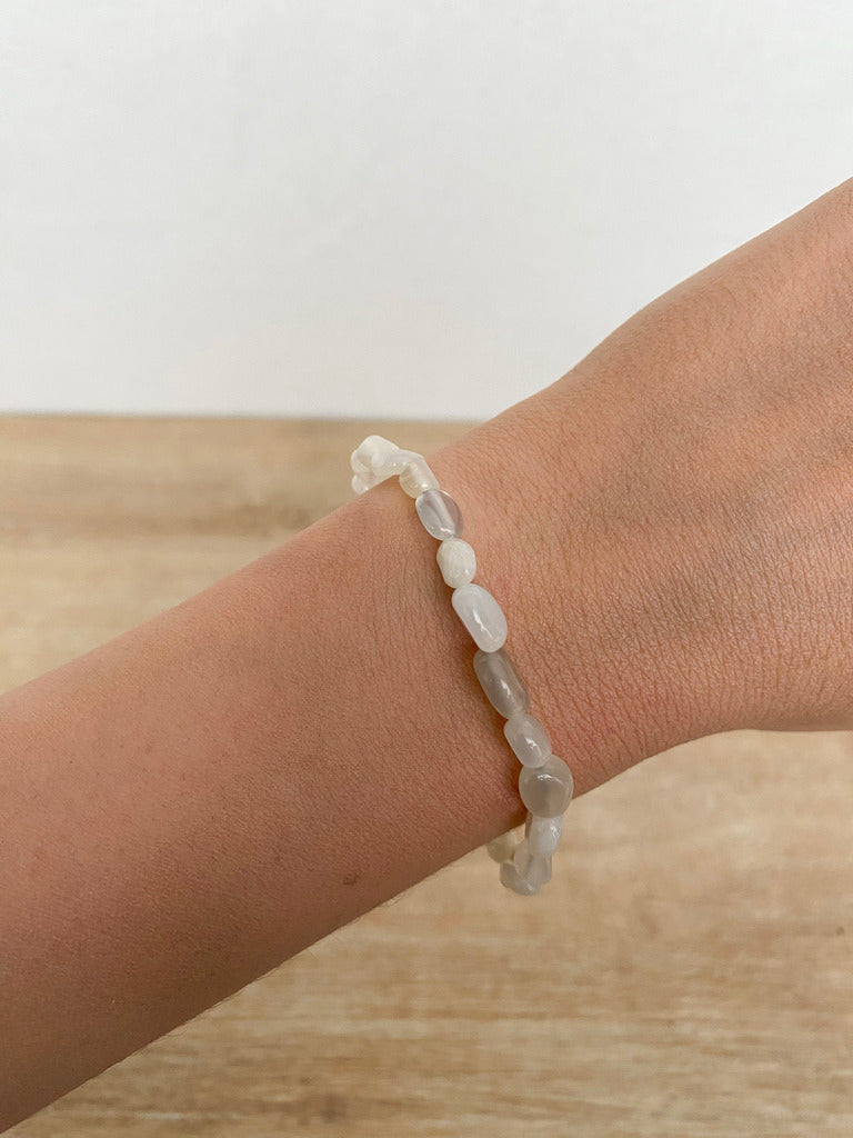 bracelet en pierre de lune naturelle pas cher idée cadeau femme